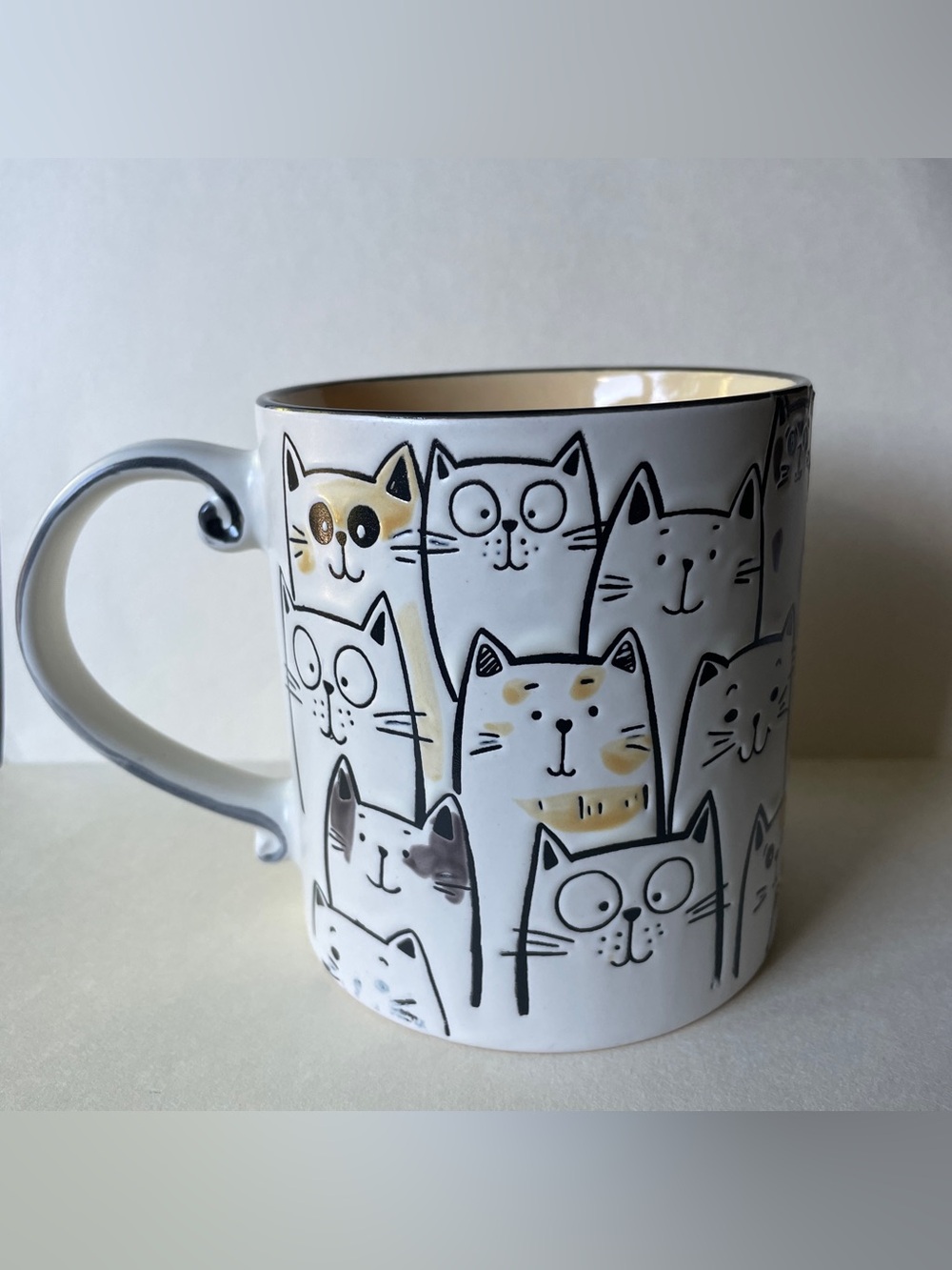 Cat Pattern Ceramic Mug - White and Cream
